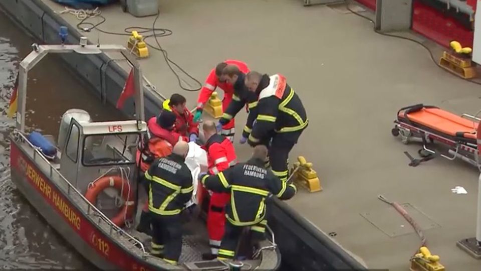 Vermutlich HSV-Manager Timo K.: Wasserleiche im Hamburger Hafen entdeckt Vermutlich HSV-Manager Timo K.: Wasserleiche im Hamburger Hafen entdeckt