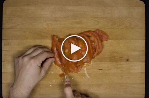 Tomaten schneiden war noch nie so unbefriedigend.