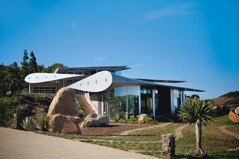 WING HOUSE   California, United States  Antonia Edwards - Upcycled Homes
