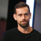 Jack Dorsey  Der Programmierer gründete mit Twitter (2008) und dem Bezahldienst Square (2010) gleich zwei prominente Unternehmen, denen er heute beiden vorsteht. Das Vermögen des 40-jährigen US-Amerikaners wird auf 1,3 Milliarden Dollar taxiert.