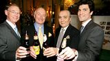 Julio Mario Santo Domingo III.  Der 31-jährige New Yorker DJ ist wie seine Schwester Tatiana Casiraghi Erbe einer kolumbianischen Bierdynastie. Der Großvater verkaufte einst die Brauererei Bavaria an den Bier-Giganten SAB Miller. Das Vermögen von Julio Mario schätzt Forbes auf 2,4 Milliarden Dollar.