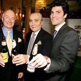 Julio Mario Santo Domingo III.  Der 31-jährige New Yorker DJ ist wie seine Schwester Tatiana Casiraghi Erbe einer kolumbianischen Bierdynastie. Der Großvater verkaufte einst die Brauererei Bavaria an den Bier-Giganten SAB Miller. Das Vermögen von Julio Mario schätzt Forbes auf 2,4 Milliarden Dollar.