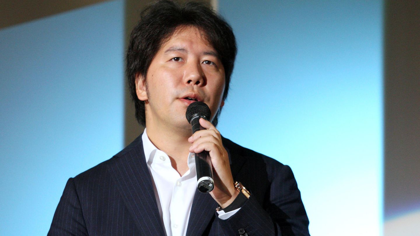 Yoshikazu Tanaka  Der 40-jährige Japaner hat die Spielfirma Gree gegründet, die kostenlose Spiele für Handys und soziale Netzwerke anbietet. Sein Vermögen beträgt etwa 1,1 Milliarden Dollar. 