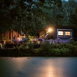 Ein Haus in solcher Lage kann sich niemand leisten - im Schrebergarten ist alles möglich. 