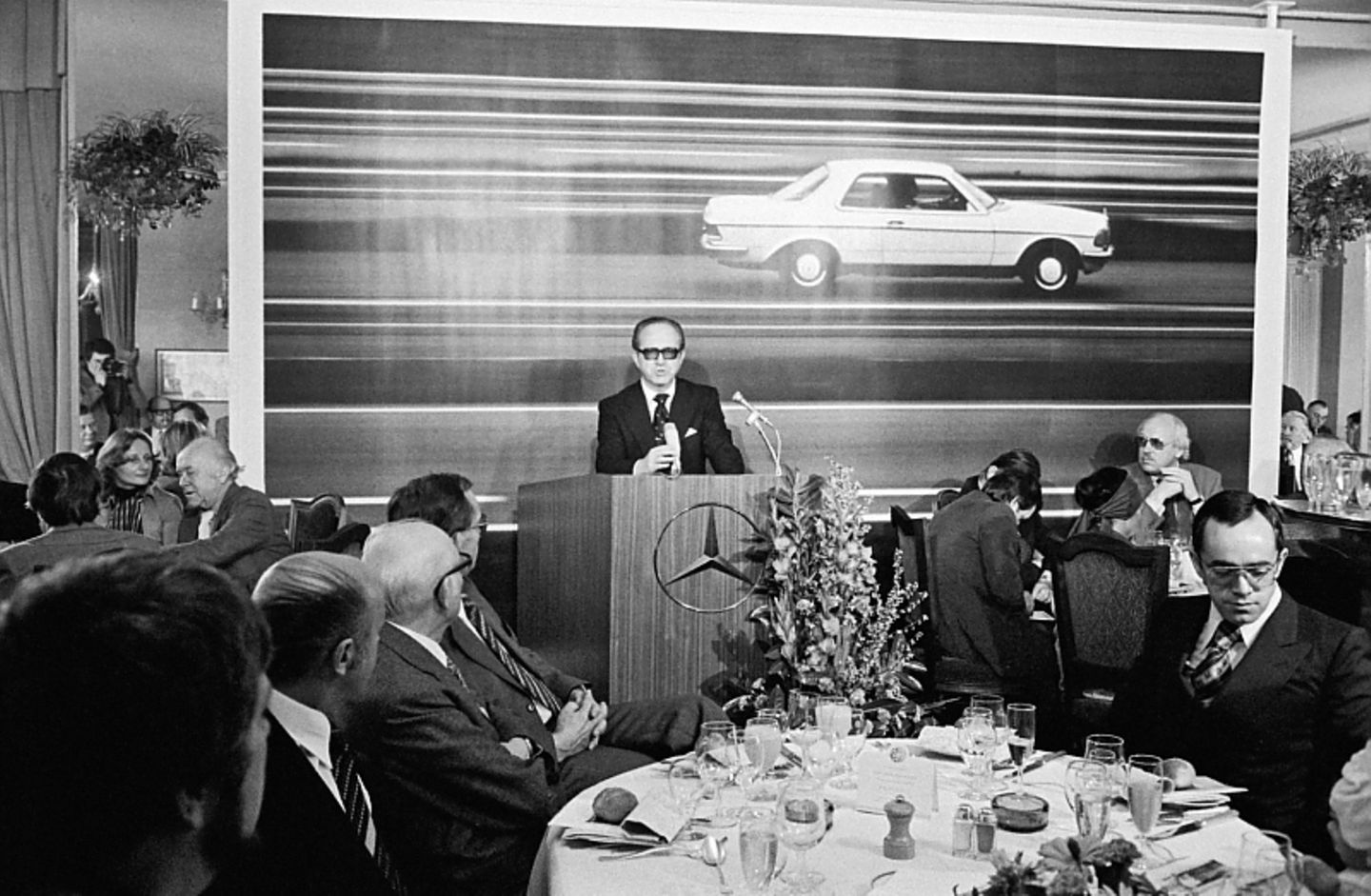 Weltpremiere Mercedes C 123 auf dem Genfer Salon 1977