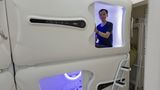 Ebenfalls aus Hongkong stammt die Innovation des "Capsule Pods". So eine Schlafkapsel ist ein Schlafkäfig für Besserverdiener – anstelle des Käfig gibt es eine Rückzugskapsel im Science-Fiktion-Look.
