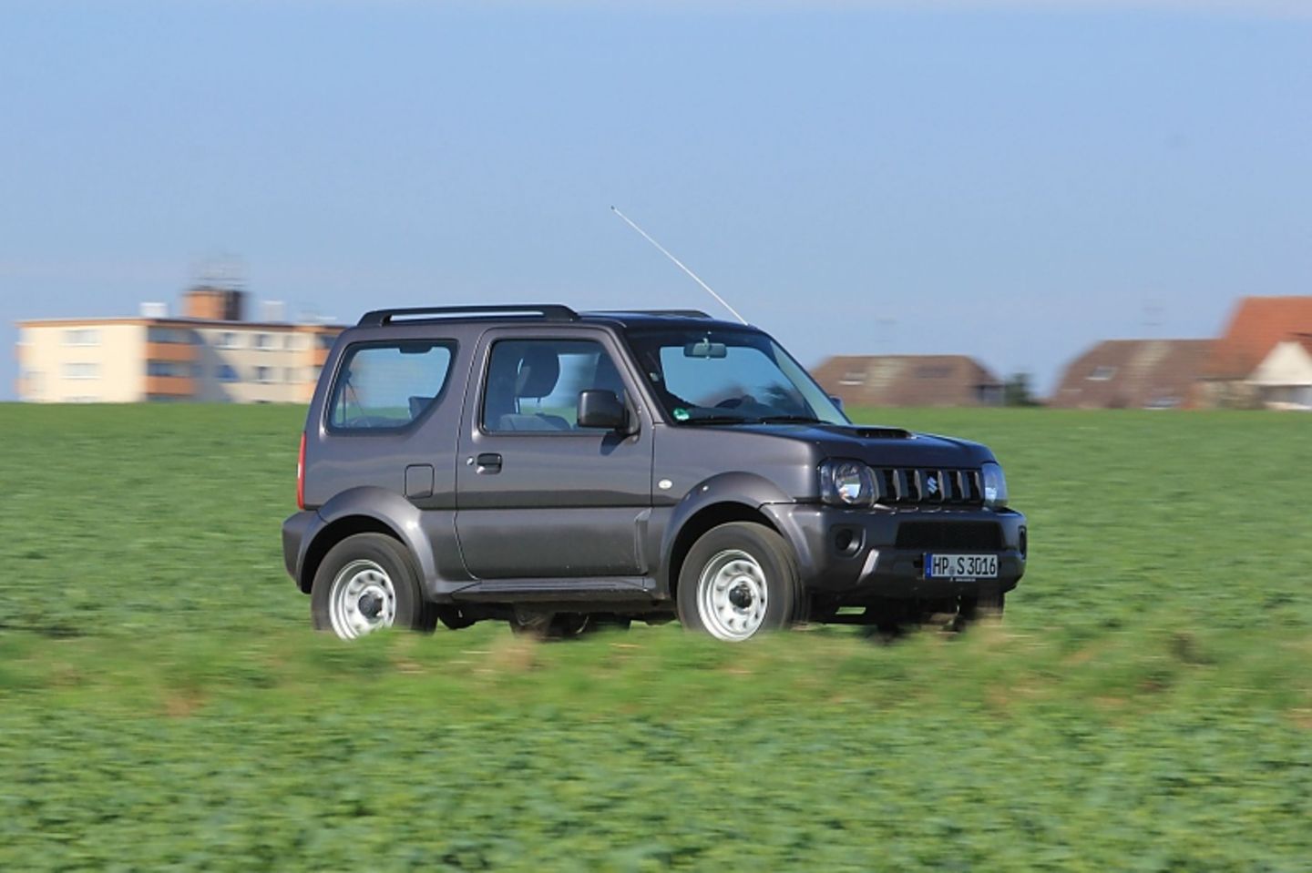 Der Suzuki Jimny ist 1,60 Meter breit,...