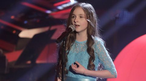 Die 11-jährige Sofie steht beim Finale von The Voice Kids auf der Bühne