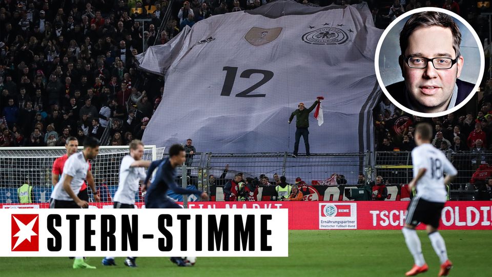 Beim Länderspiel-Klassiker Deutschland gegen England war das Stadion nicht ausverkauft - sind die Fans übersättigt? Fußballer der Nationalelf vor einer Tribüne mit Zuschauern