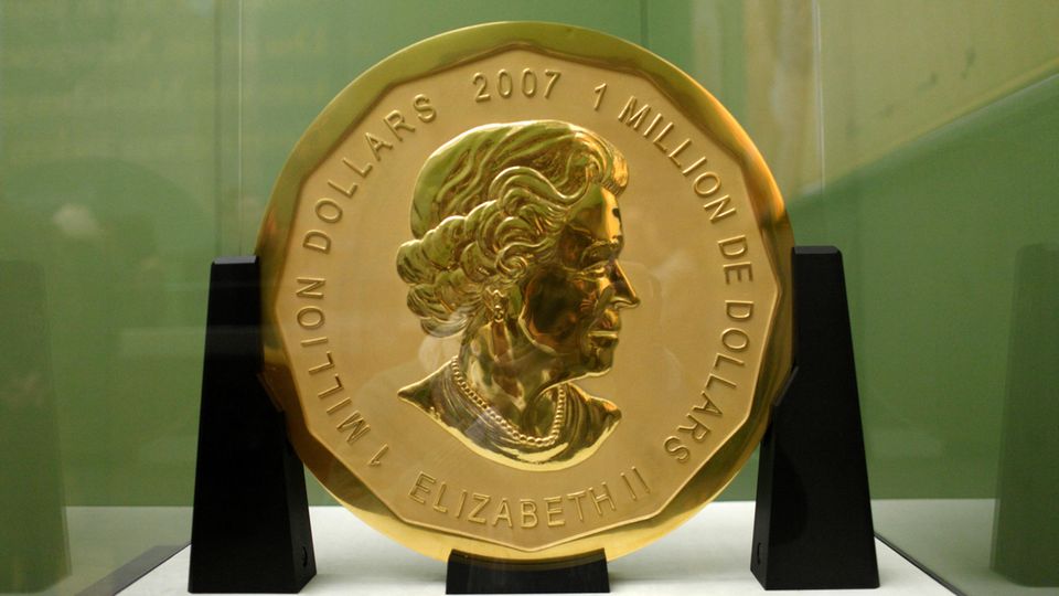 100 Kilo schwer, eine Million Dollar teuer: die Goldmünze "Big Maple Leaf, Queen Elizabeth II." ist aus dem Berliner Bode-Museum verschwunden.