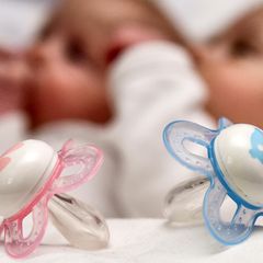 NEON Unnützes Wissen: Können Zwillinge verschiedene Väter haben? - zehn erstaunliche Fakten zu Zwillingen