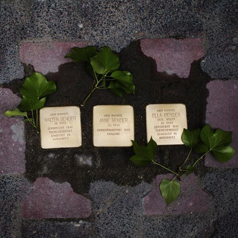 Wie sprechen wir mit unseren Kindern über den Holocaust?