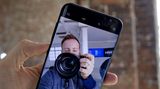 Die Frontkamera knipst Selfies jetzt mit 8 statt 5 Megapixeln.