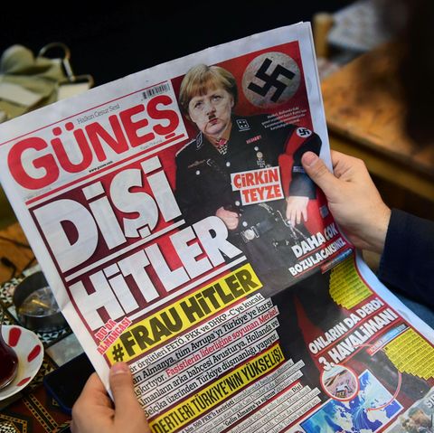Zeitung Merkel Frau Hitler