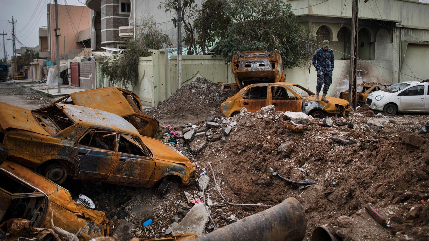 Kampf um Mossul: Auch Zivilisten kommen bei den Bombenangriffen immer wieder ums Leben Kampf um Mossul: Auch Zivilisten kommen bei den Bombenangriffen immer wieder ums Leben