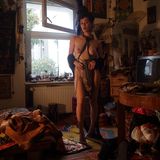 Fotobuch via Crowdfunding: Die Modelle wählen die Umgebung, in der sie abgebildet werden wollen, nämlich selbst. So sind diese Bilder auch immer eine Inszenierung - wenn auch eine, die um Ehrlichkeit bemüht ist.