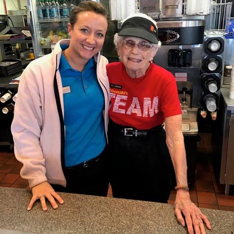 McDonald's: Lorraine Maurer(94) ist sei 44 Jahren bei McDonald's
