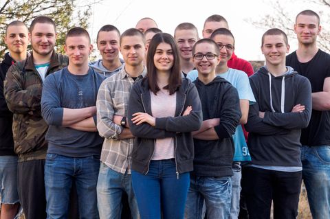 Schüler mit Glatze