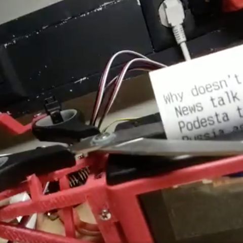 Dieser Roboter zeigt euch, was er von Trump Tweets hält