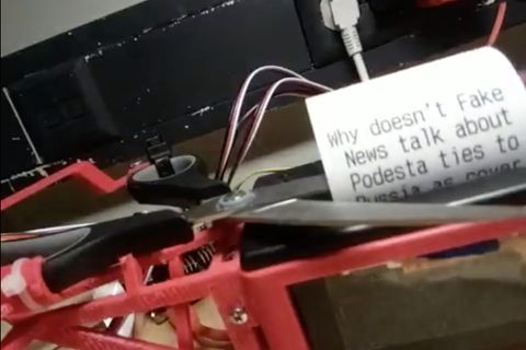 Dieser Roboter zeigt euch, was er von Trump Tweets hält