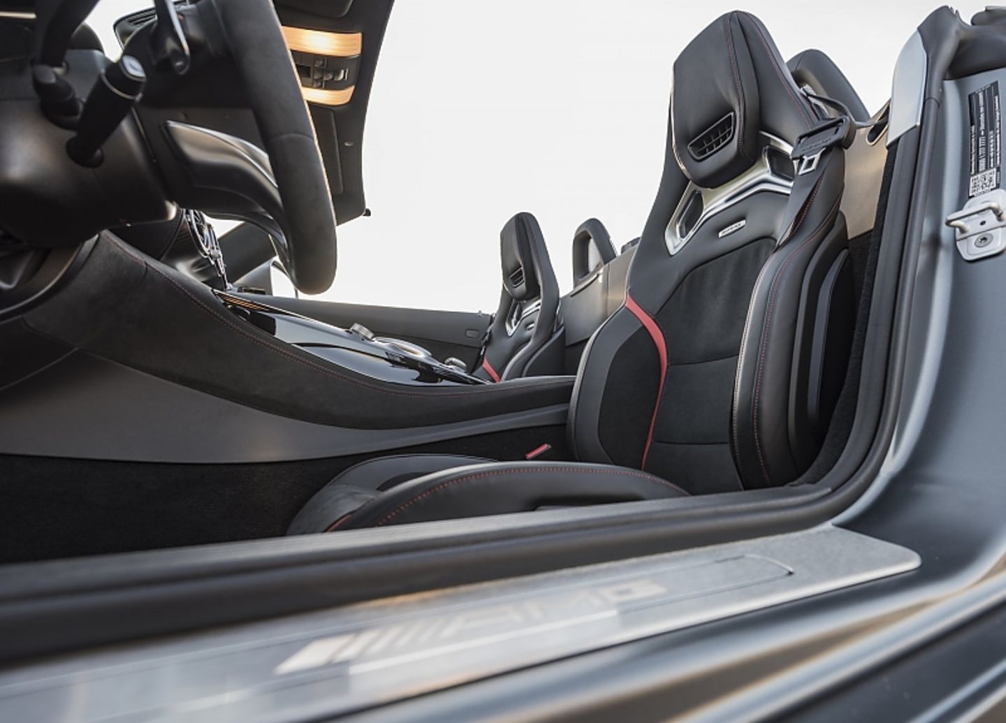 Der Innenraum des Mercedes AMG GT C Roadster