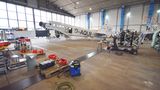 Die Bemalung mit den großen Buchstaben D-AQUI erinnert an die Originalkennung der Ju52 bei der Vorkriegs-Lufthansa. Jetzt lautet die offizielle Kennung D-CDLH. Nachdem die Flügel und Motoren wieder angebracht sind und die 20 ehrenamtlichen Piloten der "Tante Ju" ihre Lizenzen erneuert haben, soll die Maschine zwei bis drei Erprobungsflüge absolvieren und laut Flugplan ab Juni 2017 wieder zu Strecken- und Rundflügen abheben.