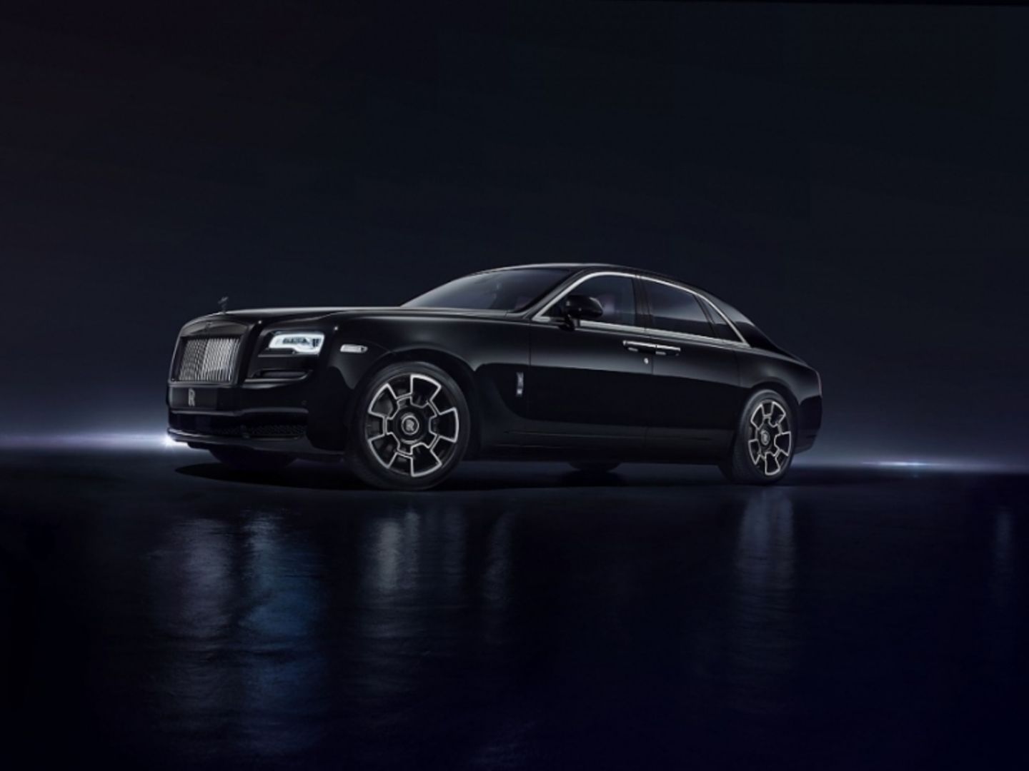 Der Rolls-Royce Ghost Black Badge hat einen mächtigen V12-Motor
