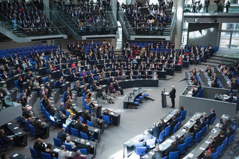 Bundespräsidenten Frank-Walter Steinmeier hält eine Rede im Bundestag