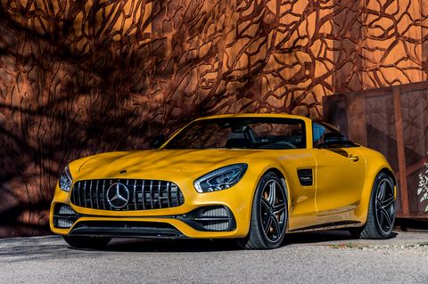 Traumwagen oben ohne: Mercedes-AMG präsentiert den GT als Roadster mit einem knappen Blechkleid zum Dahinschmelzen. 