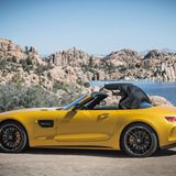 Jetzt aber runter mit dem Häubchen: Das elektrische Stoffverdeck öffnet und schließt in elf Sekunden. 