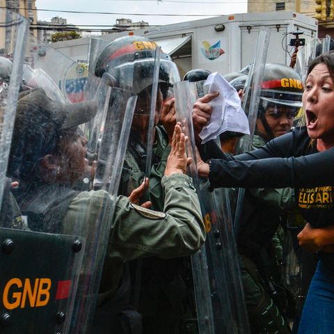 Vor dem Obersten Gericht in Venezuela kam es zu heftigen Protesten