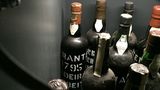 In der Winebank Wien liegen auch Schätze: Beispielweise dieser Madeira-Wein von 1795 mit einem Wert um die 1500 Euro.