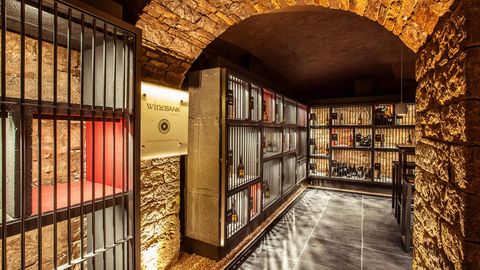 wineBANK Frankfurt  Eröffnet: Mai 2016  Anzahl Fächer: 277  Anzahl begehbarer Keller: 4  Mitgliedschaft ab: 99,-  EUR/Monat  Auslastung aktuell: knapp 40 %