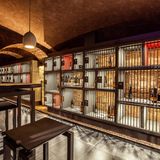 Die wineBank in Frankfurt liegt mitten im Börsenviertel in einer versteckten Ecke. Auf 300 Quadratmetern können hier mehr als 30.000 Flaschen lagern. 