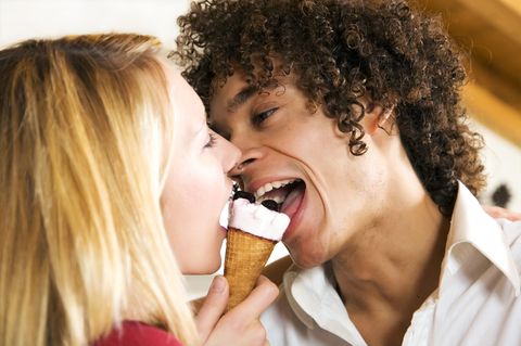 Läuft das Date mit dem Tinder-Flirt gut, kann daraus auch ein ganzes Wochenende werden