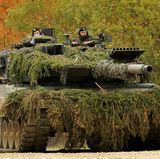 Der Leopard 2A6 wurde von Murray nicht erwähnt. In Vergleichsübungen der NATO kann sich der deutsche Panzer regelmäßig gegenüber dem M1 Abrams durchsetzen. Hierbei kommt es aber vor allem auf die taktischen Fähigkeiten der Besatzung an. Im Panzerwettbewerb 2016 der USA hatte die beiden Army Teams mit ihren M1 keine Chance. Die drei Leopard-Mannschaften aus Deutschland, Dänemark und Polen belegten die ersten drei Plätze. Sieger wurde Deutschland.