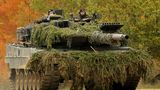 Der Leopard 2A6 wurde von Murray nicht erwähnt. In Vergleichsübungen der NATO kann sich der deutsche Panzer regelmäßig gegenüber dem M1 Abrams durchsetzen. Hierbei kommt es aber vor allem auf die taktischen Fähigkeiten der Besatzung an. Im Panzerwettbewerb 2016 der USA hatte die beiden Army Teams mit ihren M1 keine Chance. Die drei Leopard-Mannschaften aus Deutschland, Dänemark und Polen belegten die ersten drei Plätze. Sieger wurde Deutschland.