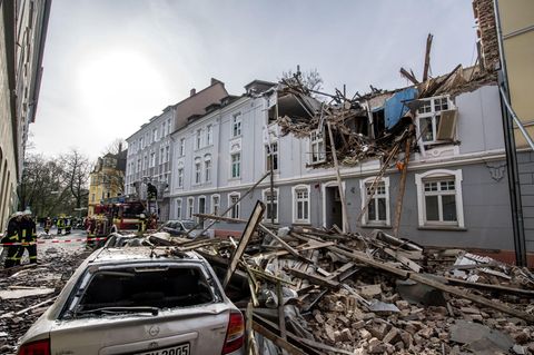 Ein Bild wie aus einem Kriegsgebiet: In Dortmund zerstörte eine Explosion ein Wohnhaus.