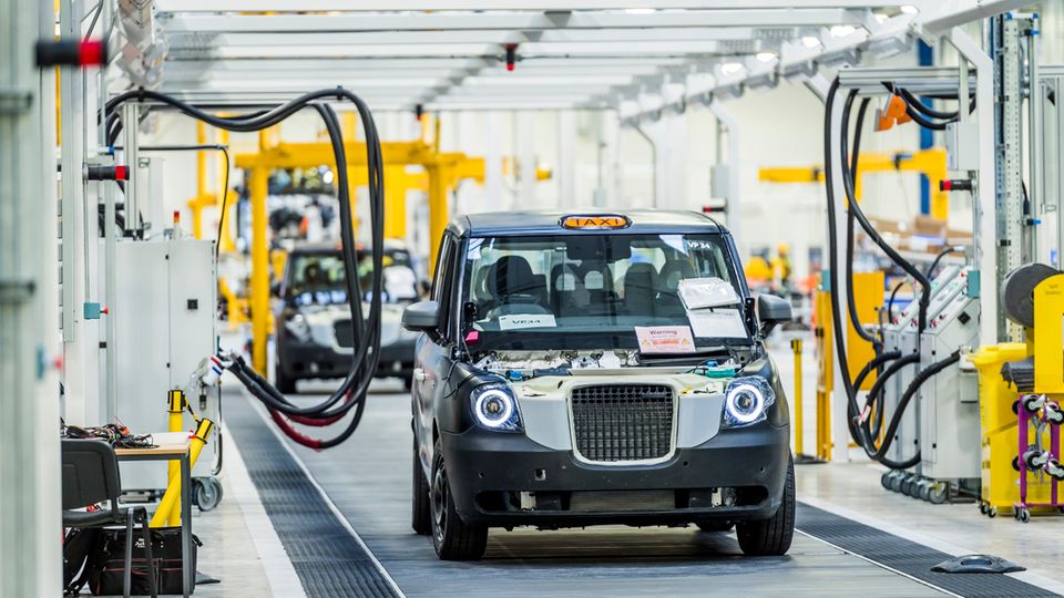 Taxi-Ikone aus England: Produziert wird der TX5 zwar in England, die Hälfte der Teile aber kommt nicht von der Insel. Produziert wird der TX5 zwar in England, die Hälfte der Teile aber kommt nicht von der Insel.
