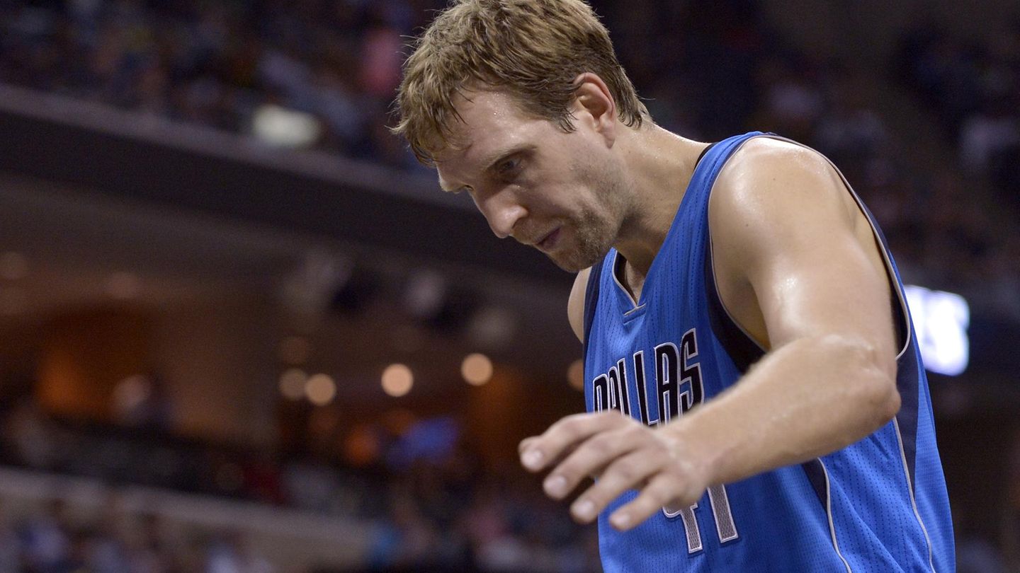 NBA-Star Dirk Nowitzki bei einem Spiel in Memphis, USA