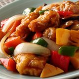 Süß-Sauer-Sauce (ohne Fleisch, Gemüse und Reis): 150 Kilokalorien pro 100 Gramm