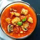 Thai-Curry mit Hühnchen und Reis: 450 Kilokalorien pro 100 Gramm