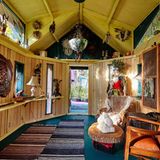 Liebevolle Gestaltung mit den Dingen, die die Beiden in der Natur finden.