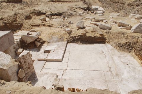 Die Überreste der neu entdeckten Pyramide in Ägypten