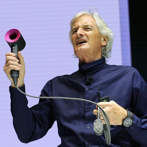 James Dyson zeigt den neu-designten Fön