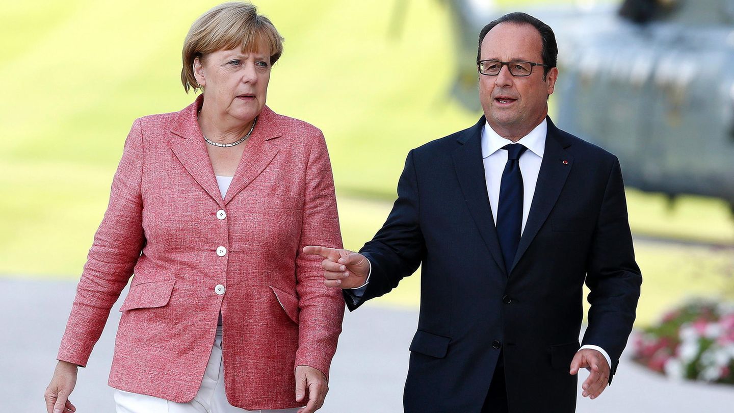 Bundeskanzlerin Angela Merkel und der französische Präsident Francois Hollande stehen hinter den USA