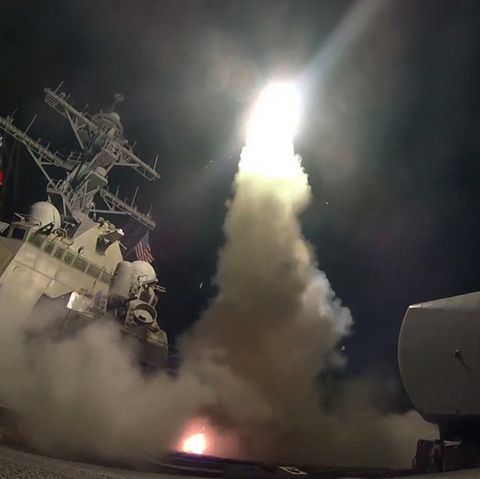 Eine Tomahawk-Rakete wird nach dem Befehl Donald Trump abgefeuert.