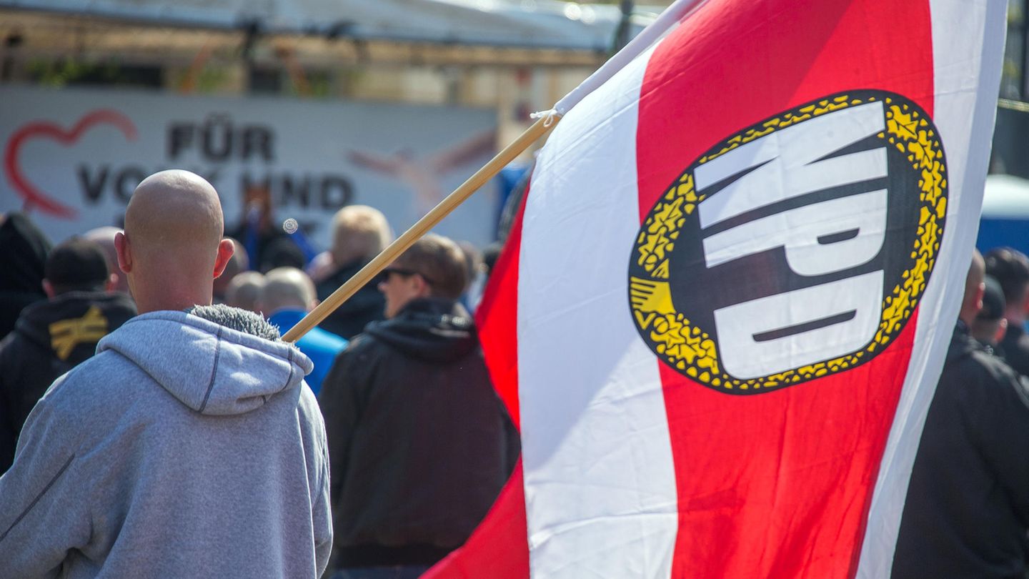 NPD-Kundgebung: Die Partei könnte zukünftig nicht mehr mit staatlichen Geldern finanziert werden