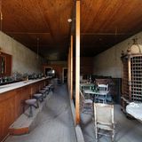 In den vielen Saloons der Stadt ging es einst hoch her. Jetzt haben sie etwas gespenstisches.