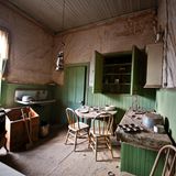 Die Schränke wurden noch ausgeräumt, die Axt schon zurückgelassen